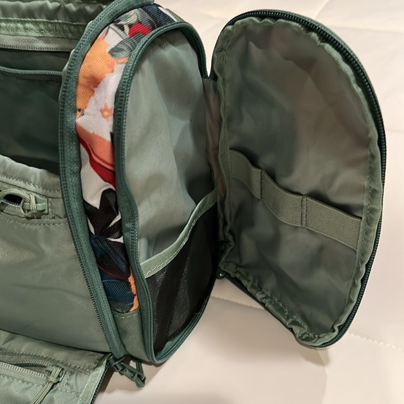 Dakine Large Toiletry bag - Picture 8 of 12